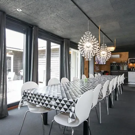 Five Bedroom Holiday In Hébergement de vacances Hadsund