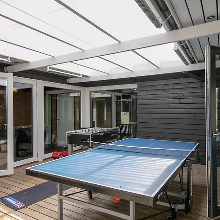 Five Bedroom Holiday In Hébergement de vacances *